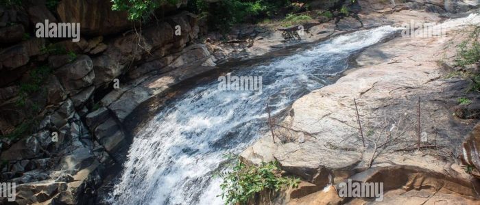aanaivari muttal waterfalls