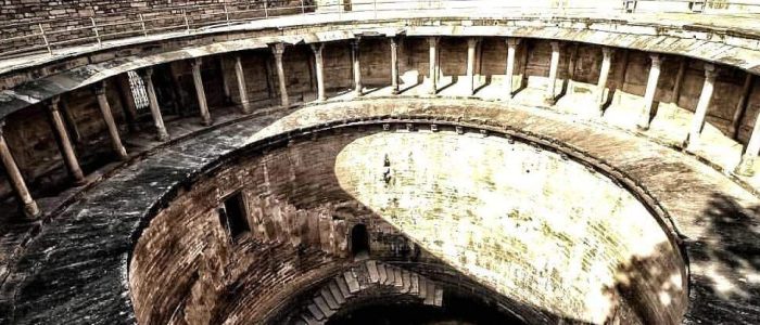 assi khamba ki bawadis