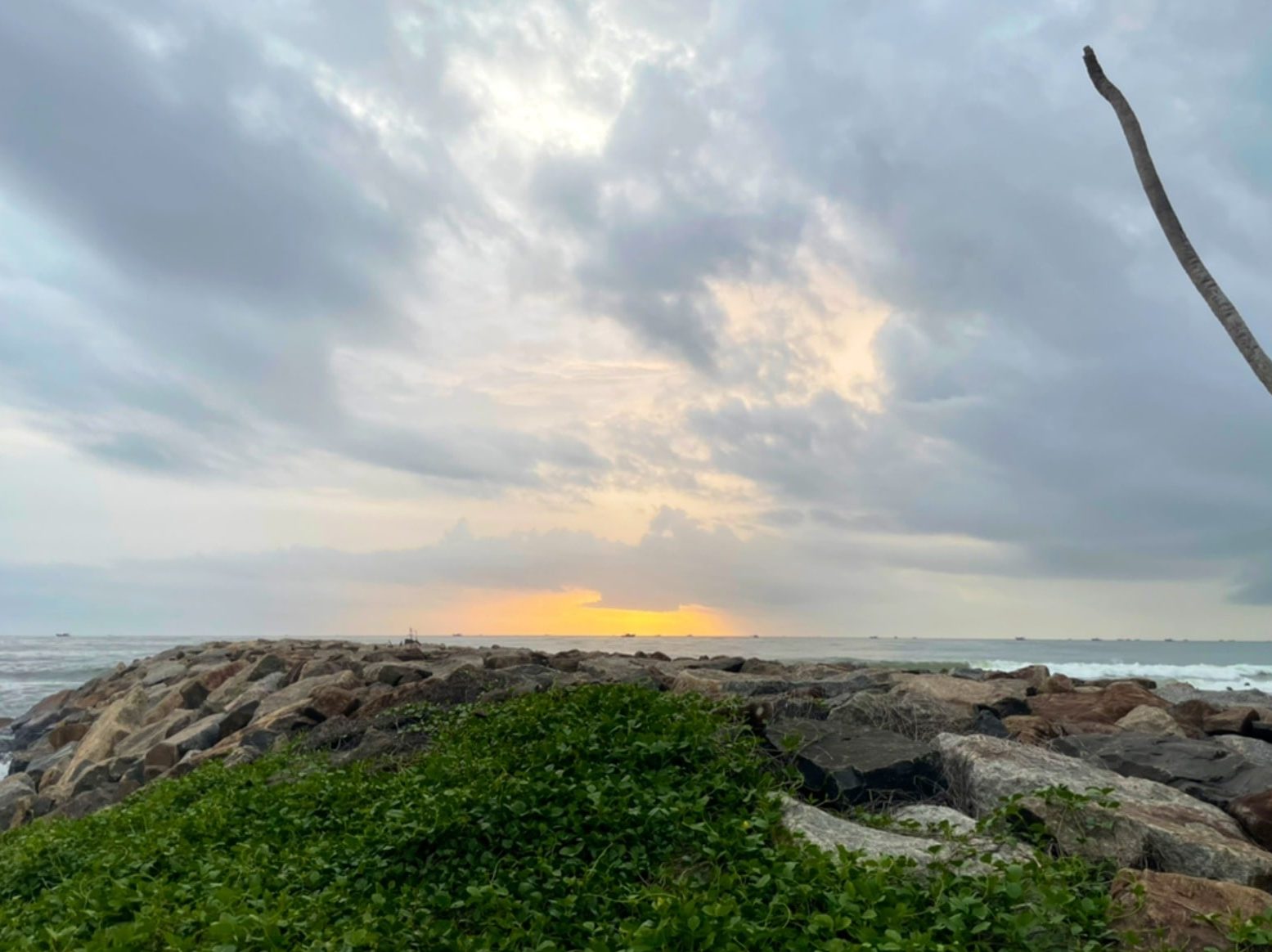 ayiramthai beach