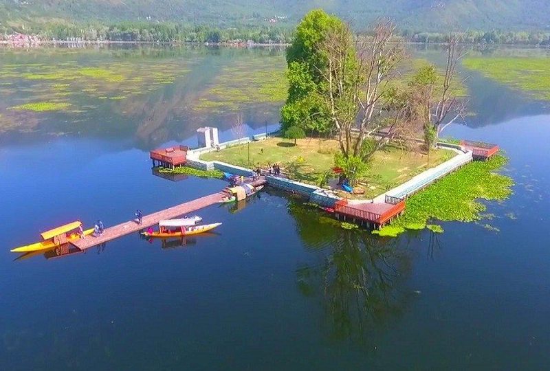 char chinar dal lake