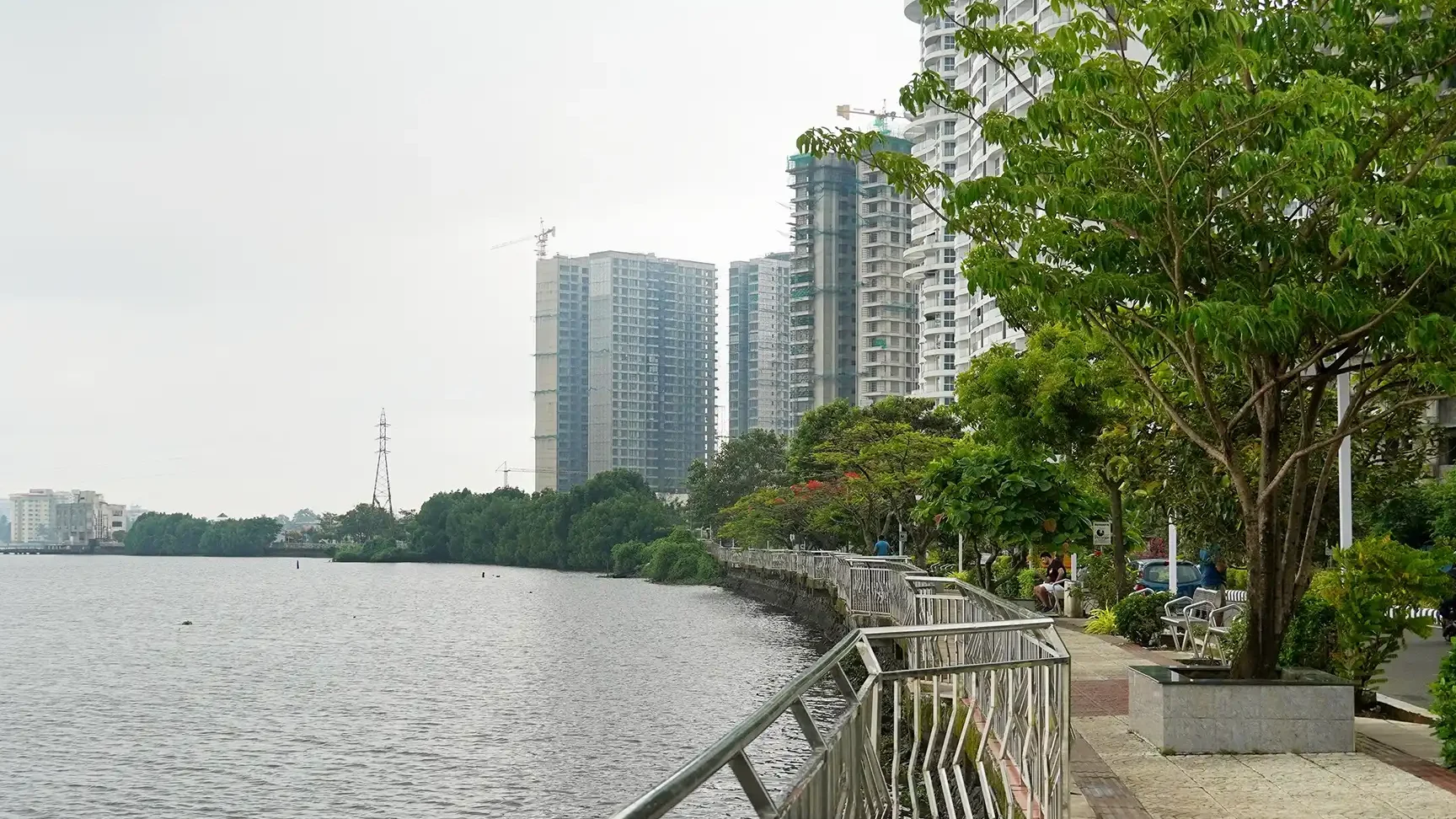 cochin marine drive gateway walkway