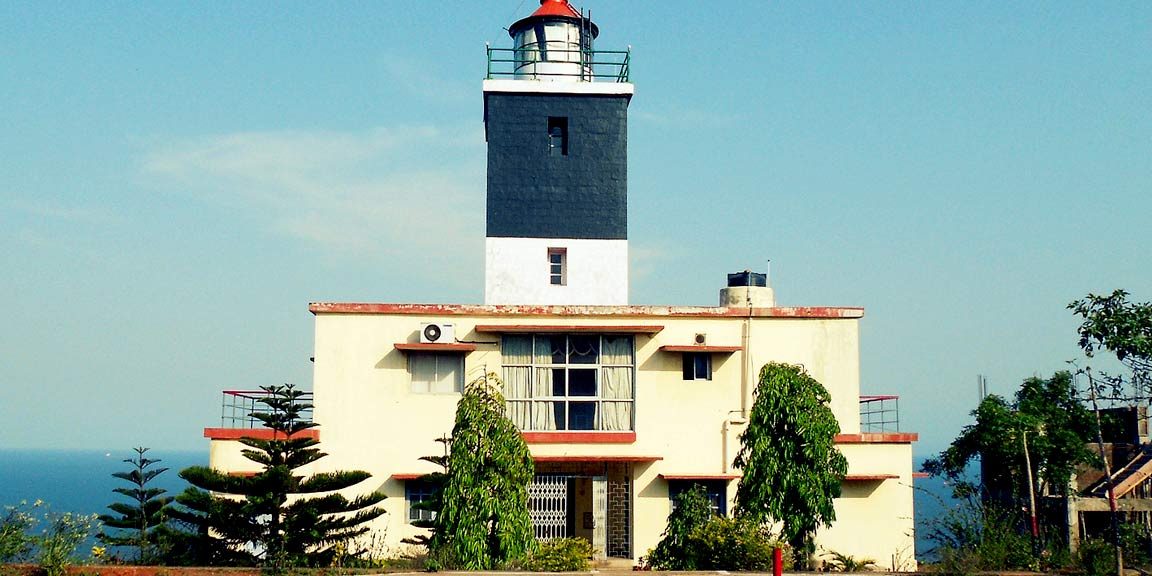 dolphins nose lighthouse