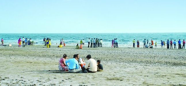 dumas beach 1