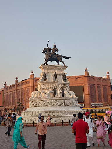 Statue of Maharaja Ranjit Singh