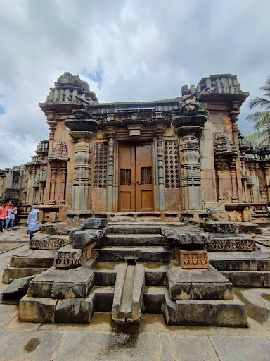 Unkal Lake Shiva Mandir