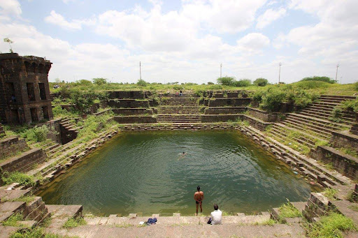 Hatti Barav (Elephant well)
