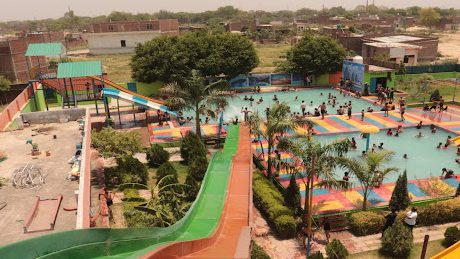 g k water park
