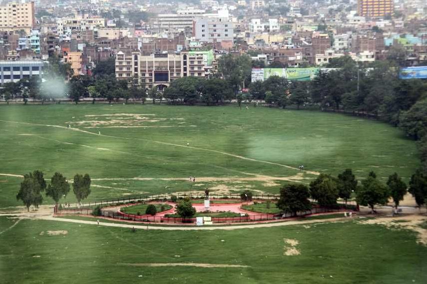 gandhi maidan pond