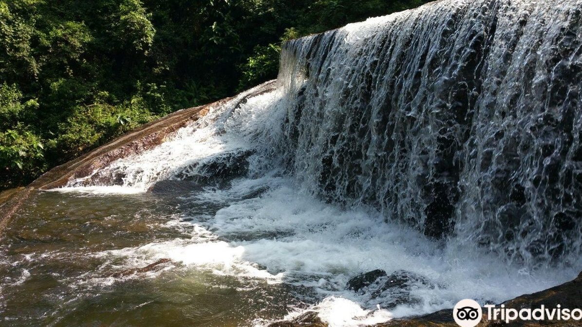 kovai kutralam water falls