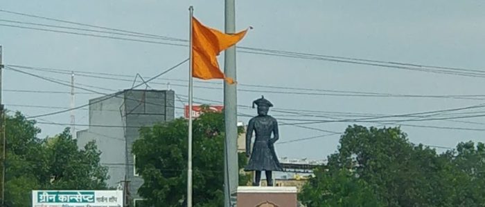 maharaja yashwant rao statue