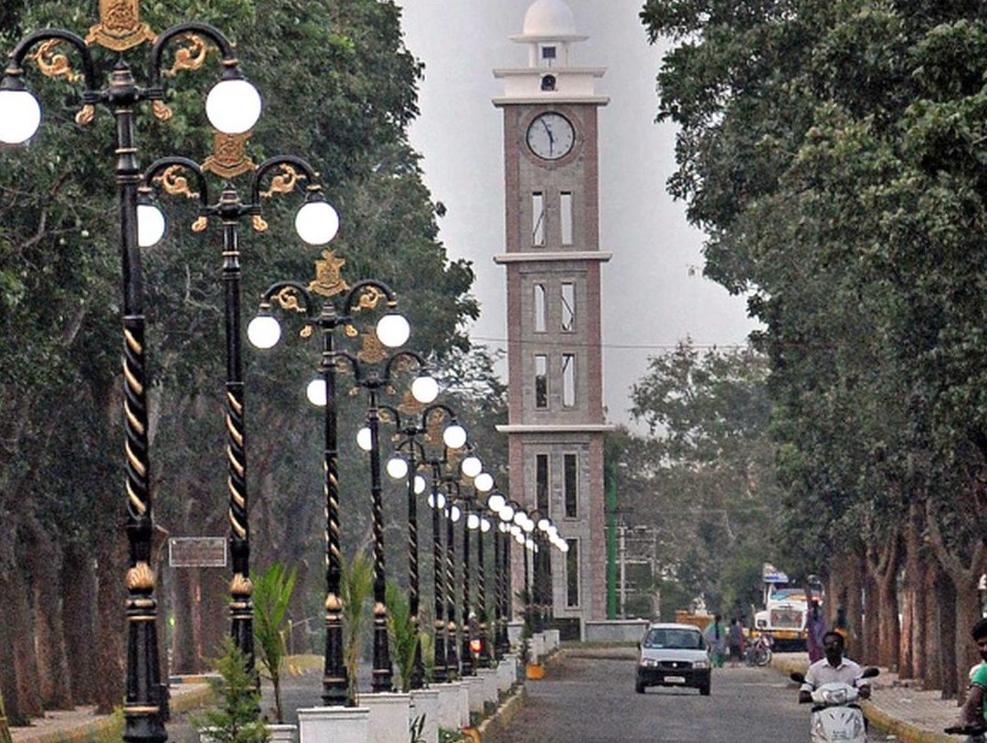 manasa gangotri clock tower 1