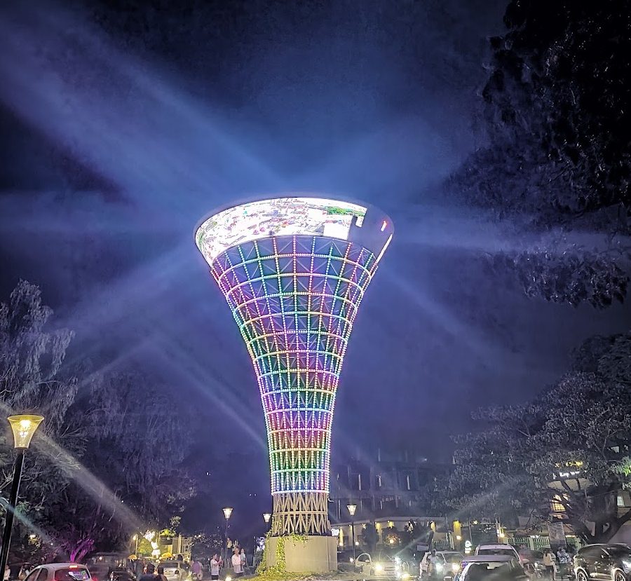 media tree fountain light tower