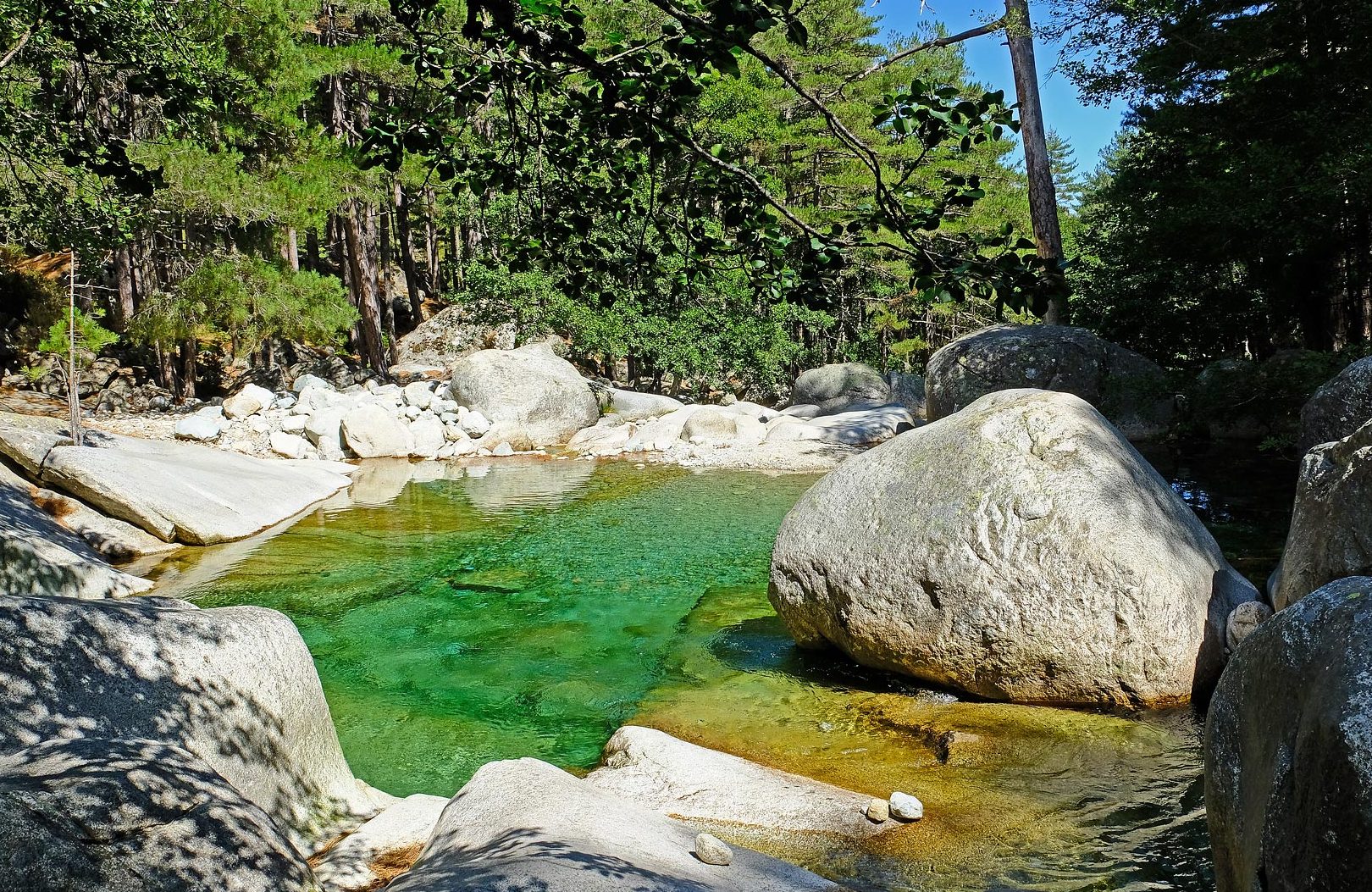 natural river water swimming pool