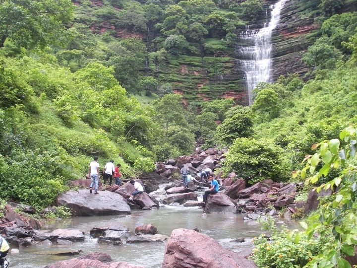 nidan water fall katangi