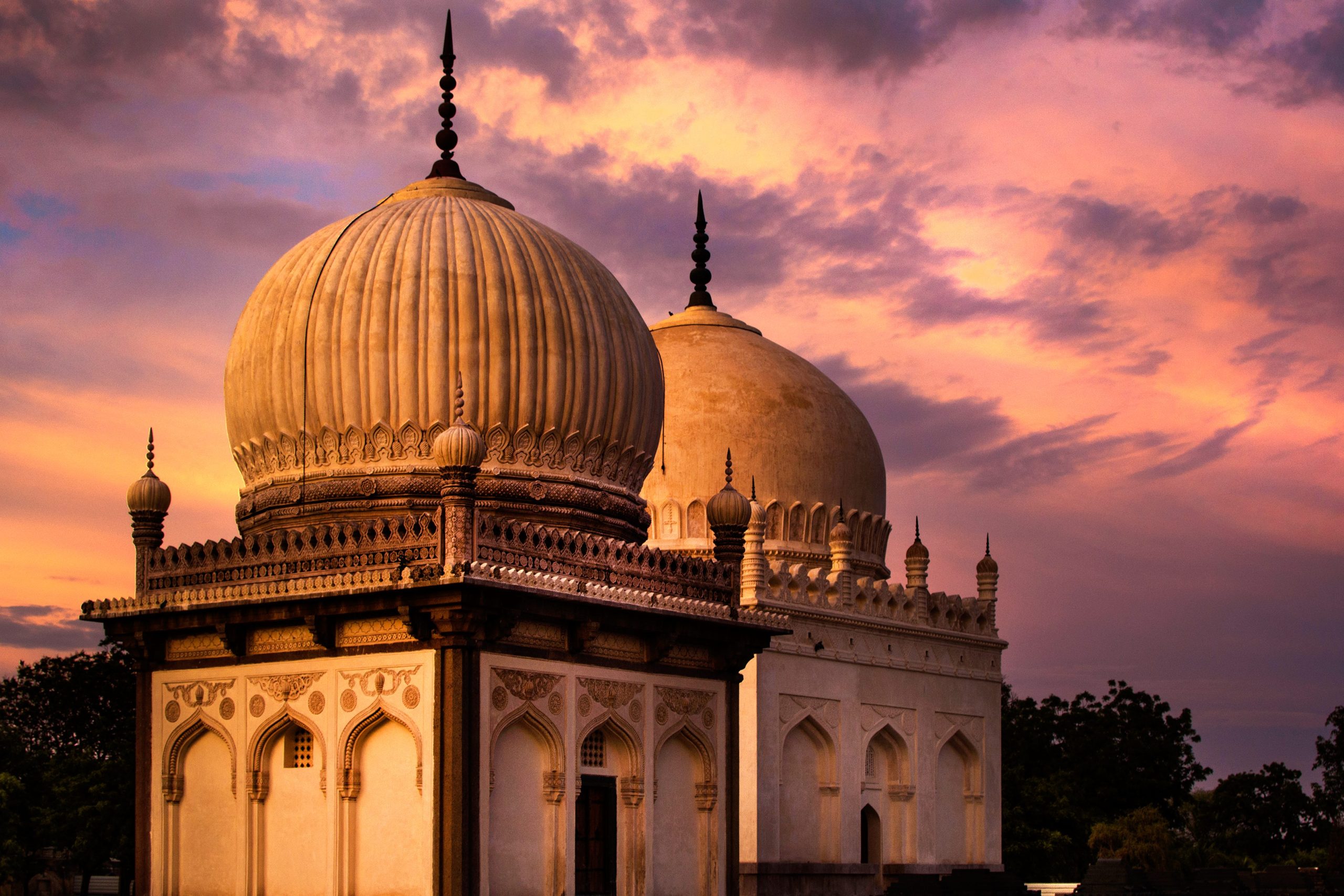 qutub shahi tombs scaled