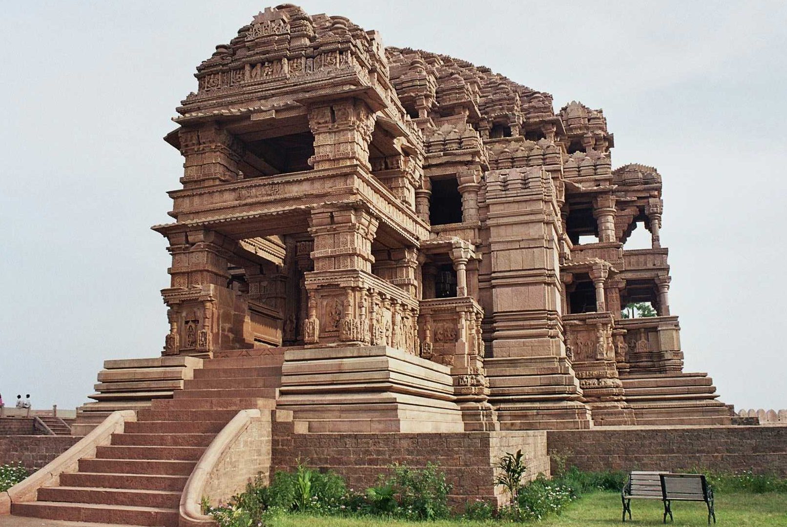 sahasrabahu twin temples
