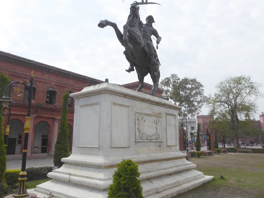 statue of jarnail hari singh nalwa