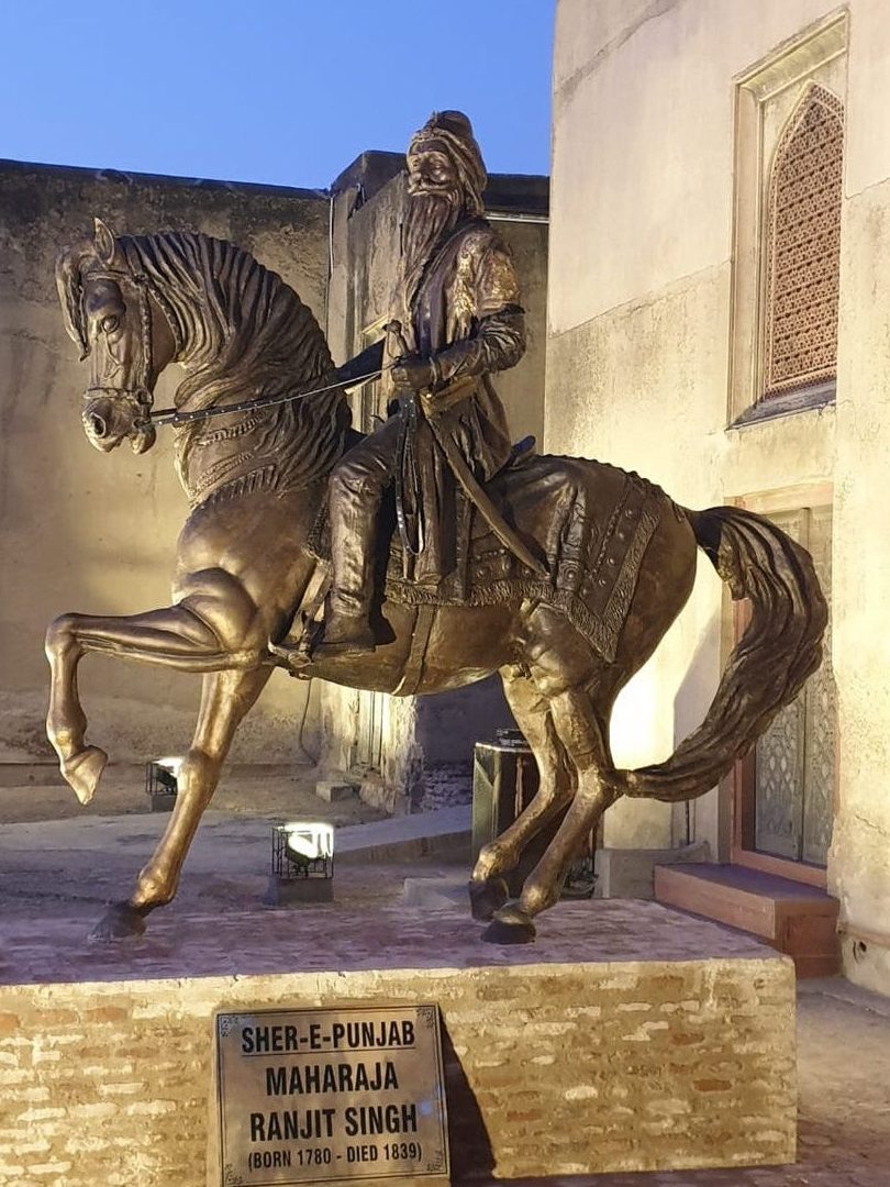 statue of maharaja ranjit singh