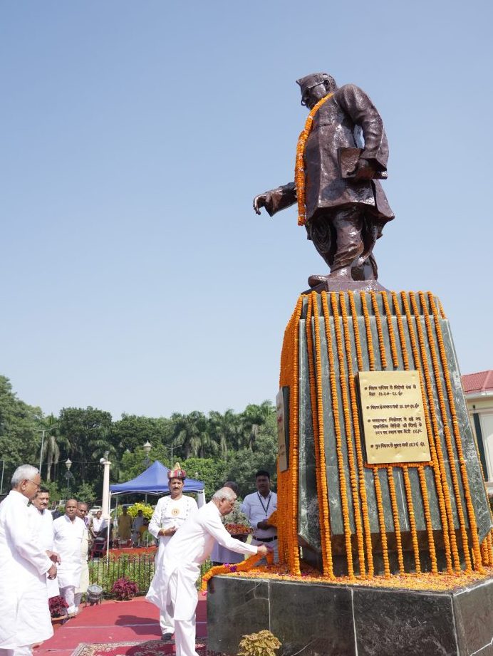 statue of sri krishna singh