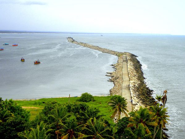 thangassery beach costal rd