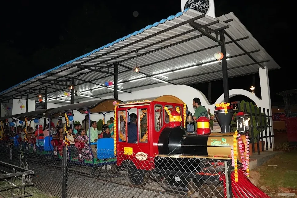 toy train at rajiv gandhi park vijayawada